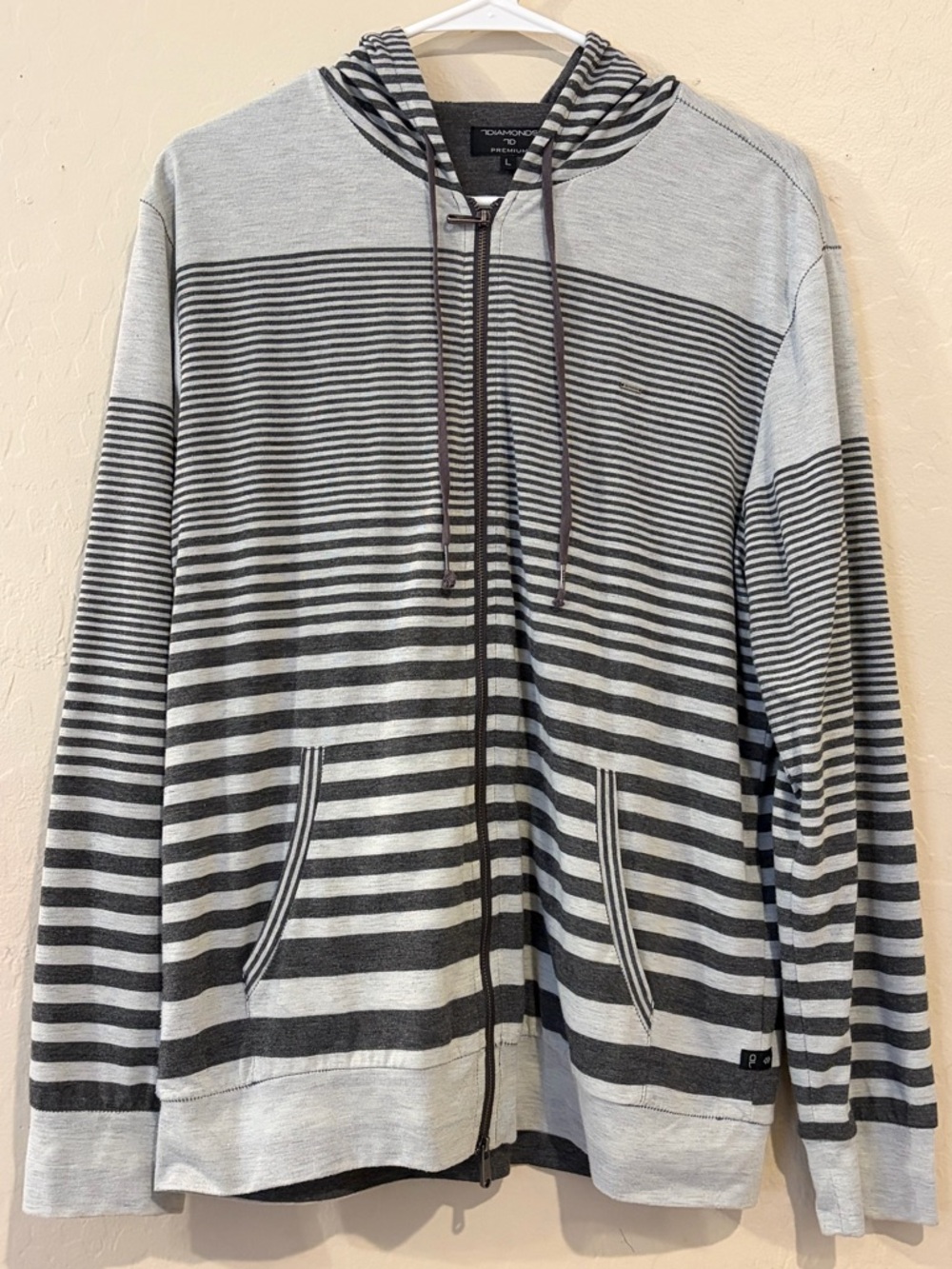 7Diamonds Premium Striped Zip Hoodie Men’s Gray Lightweight Sweatshirt-Size L